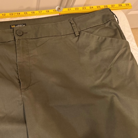 Lee Plus Relaxed Fit Straight Leg Pants β 30W Medium β Olive Green - Picture 5 of 9
